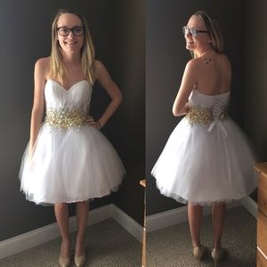 Dresses - White/Gold Formal dress size 2 Dresses - White/Gold Formal dress size 2